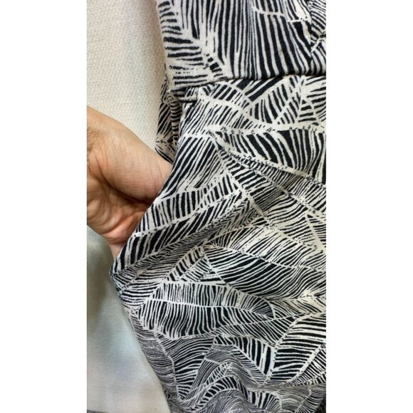 Old Navy Women's Printed Cami Jumpsuit Size L Black White Tropical Sleeveless - Picture 6 of 16